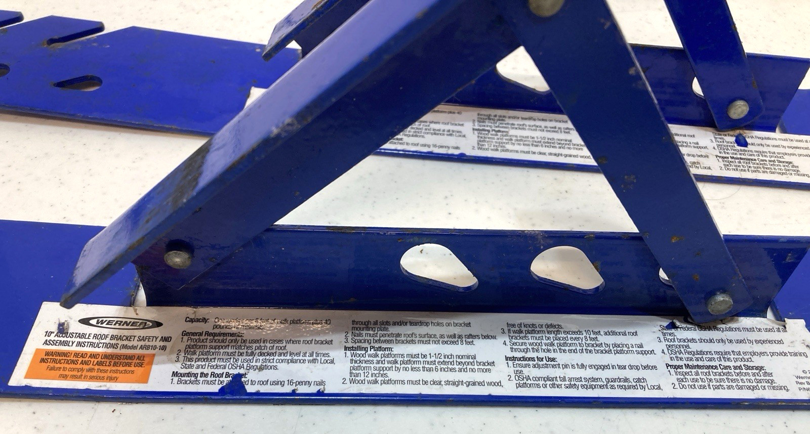 ** 1 PAIR ** Of WERNER ARB20-10 BLUE 10″ Roof Jack Brackets Adjustable 3 Ways