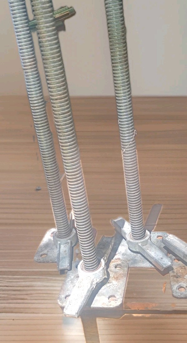 24″ x 1-1/2″ Steel Leveling Scaffolding Screw Jack 4pack