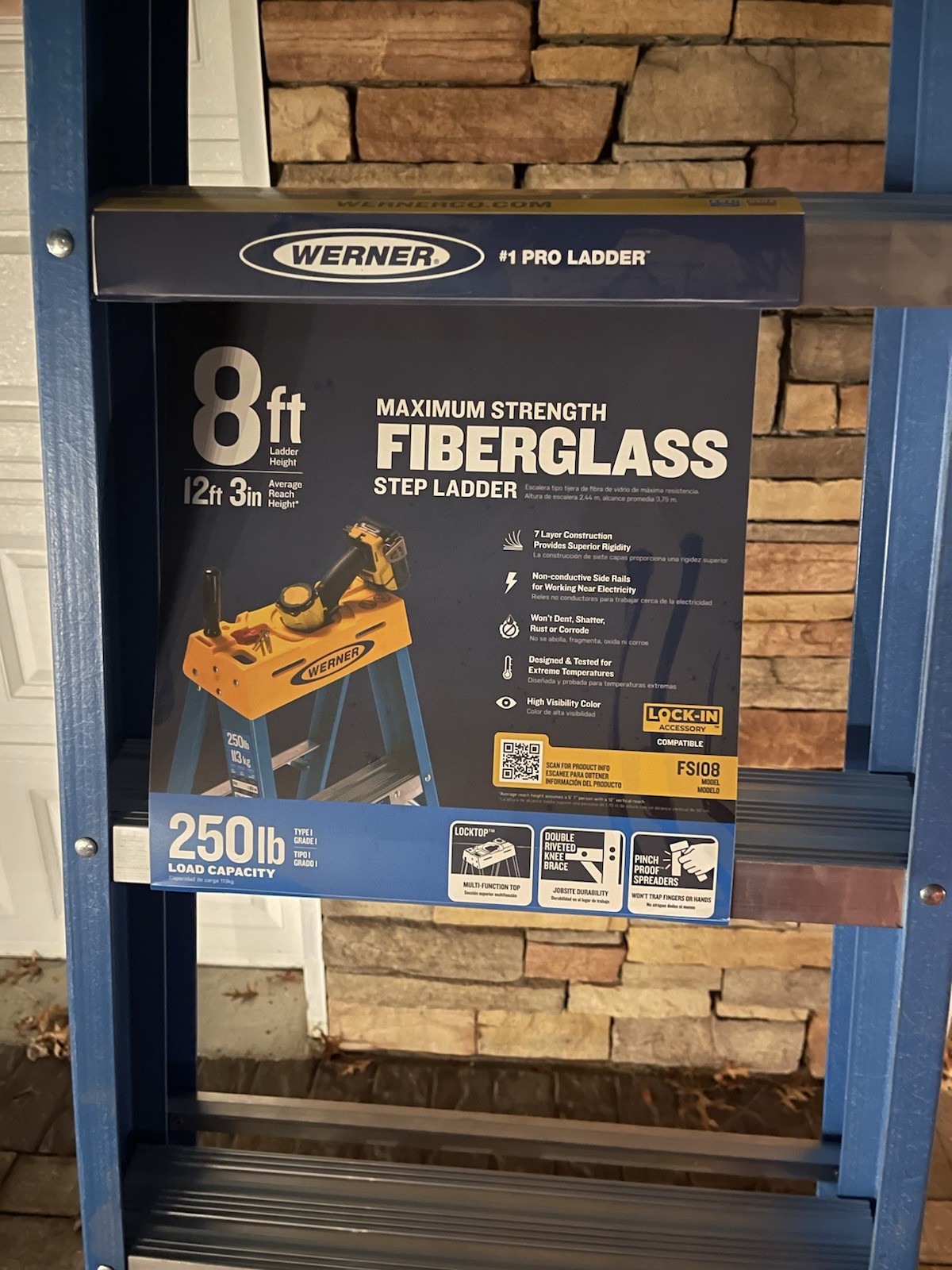 Werner FS108 Fiberglass Step Ladder *Local Pickup Paramus NJ Only**