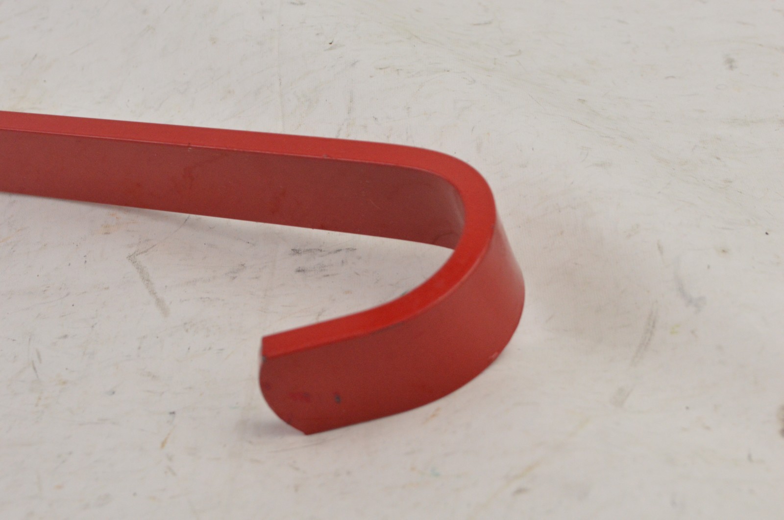Qualcraft 2481 Steel Ladder Hook Red Powder Coated Weather Resistant Single OEM