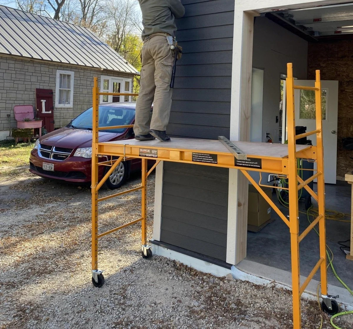 900 lb.Heavy Duty Capacity Multipurpose Rolling Scaffold Platform