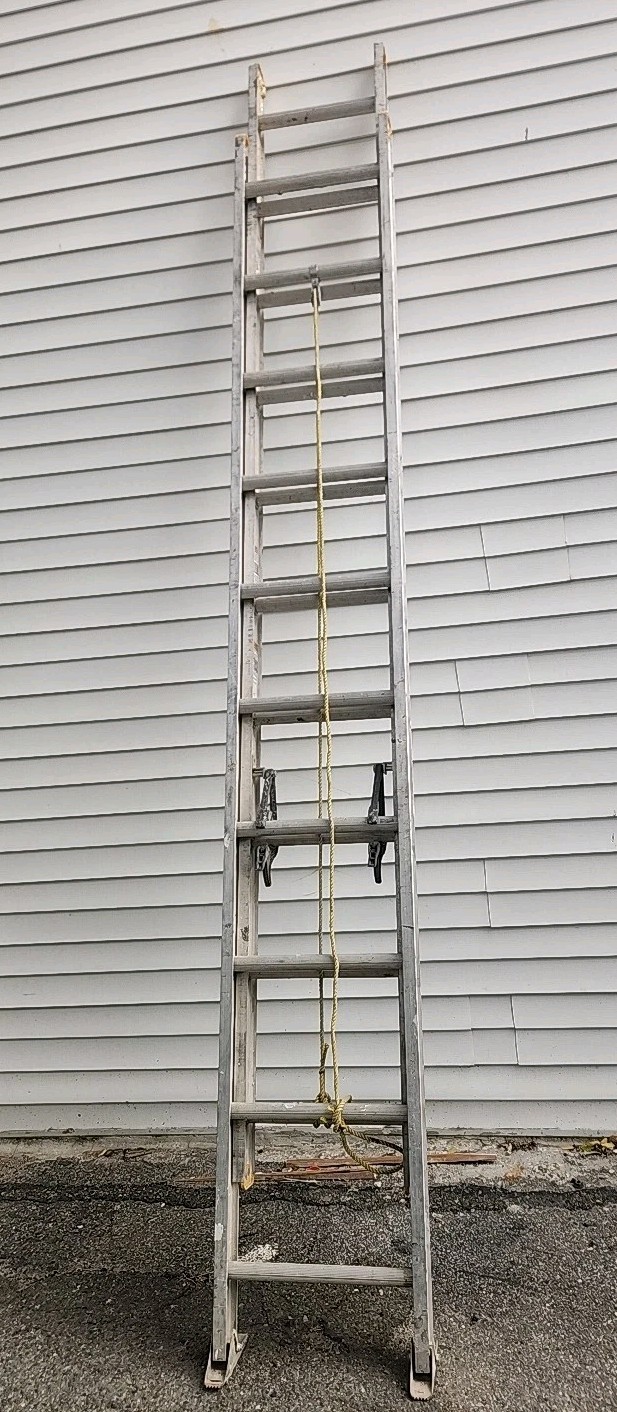 LOUISVILLE AE3220 Extension Ladder,Aluminum,20 ft.,I 36Y346