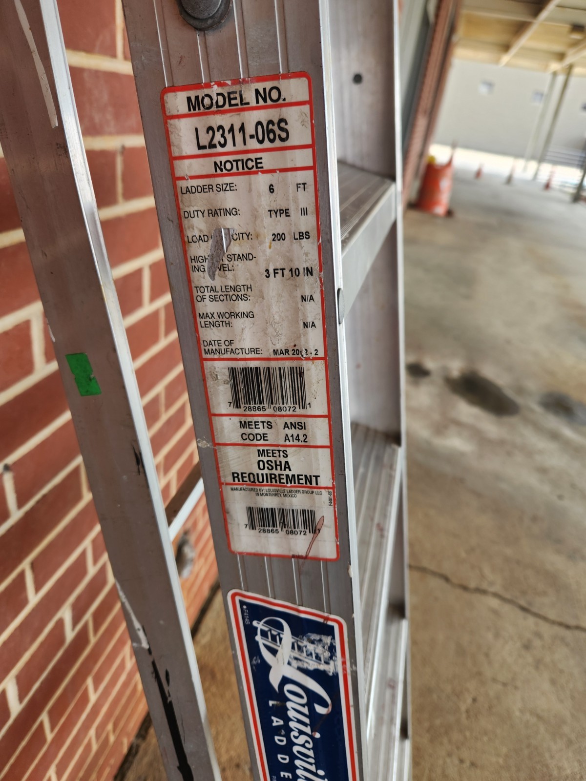 LOUISVILLE 6 FT Aluminum LADDER L2311-06S 200 lb.