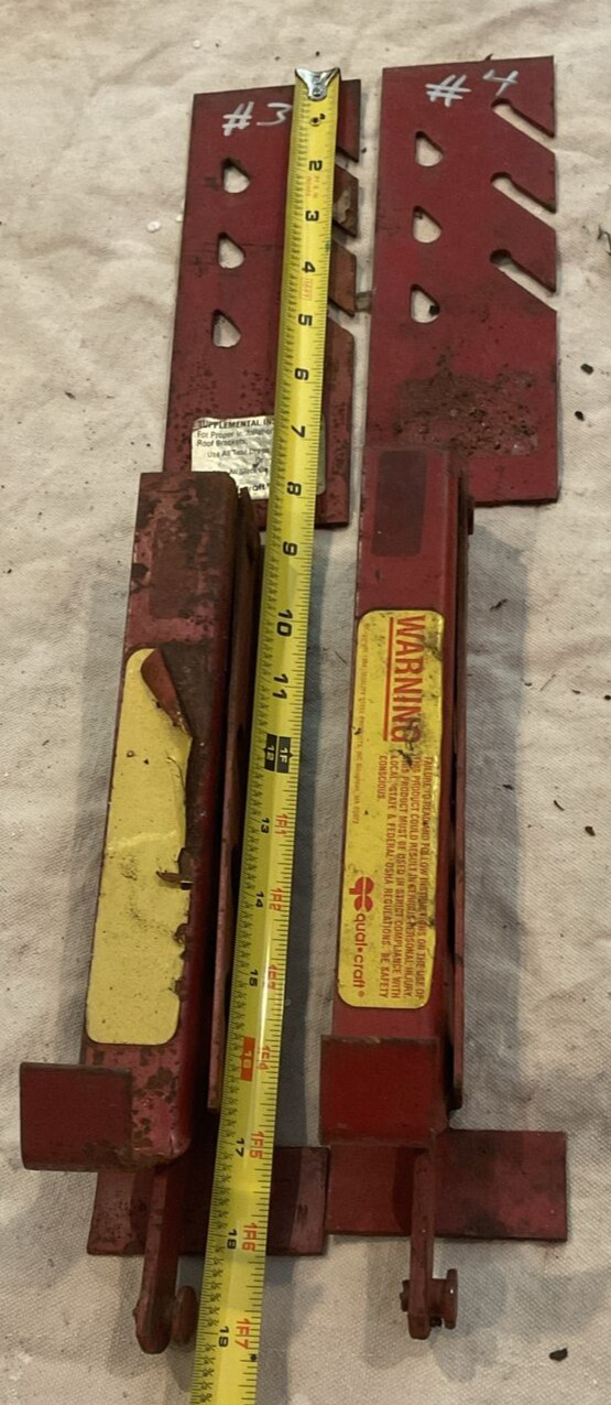 Qual Craft 10 In. Adjustable Roof Bracket (2 Brackets Included) Preowned Shingle