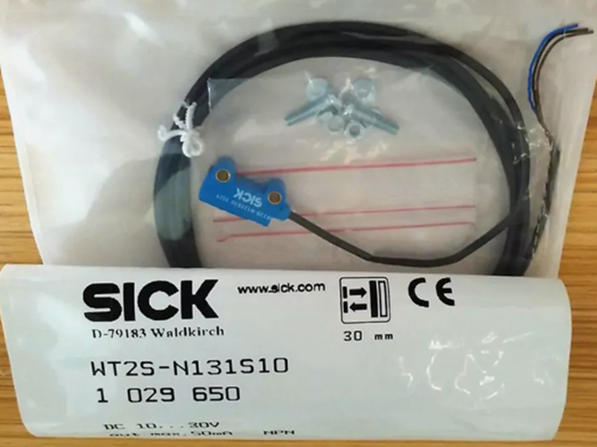 New Sick WT2S-N131S10 Optical Fiber Photoelectric Proximity Switch Sensor