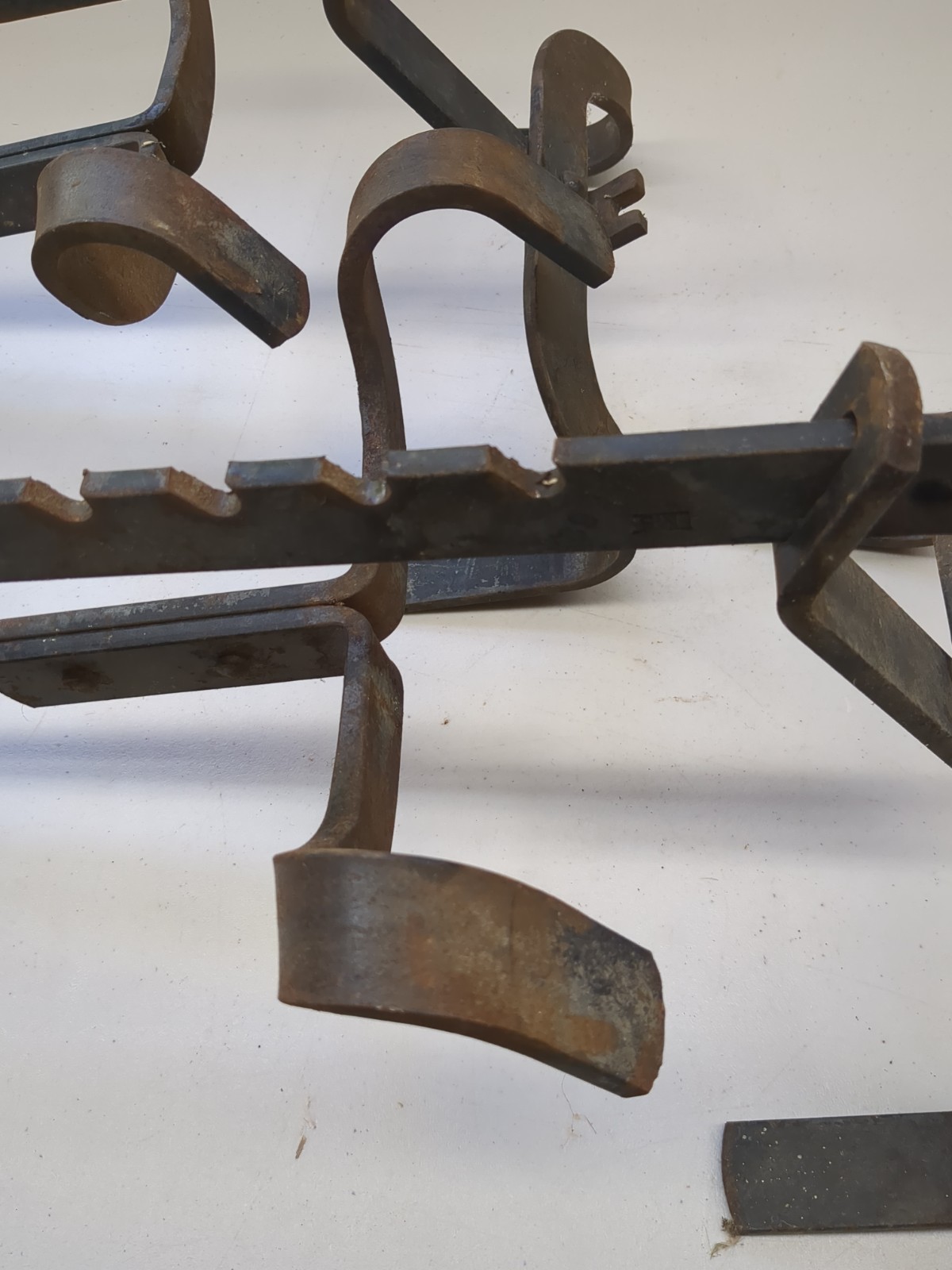 Antique Murray-Black Steel Ladder Jacks – Vintage Model 68 Brackets (Pair)