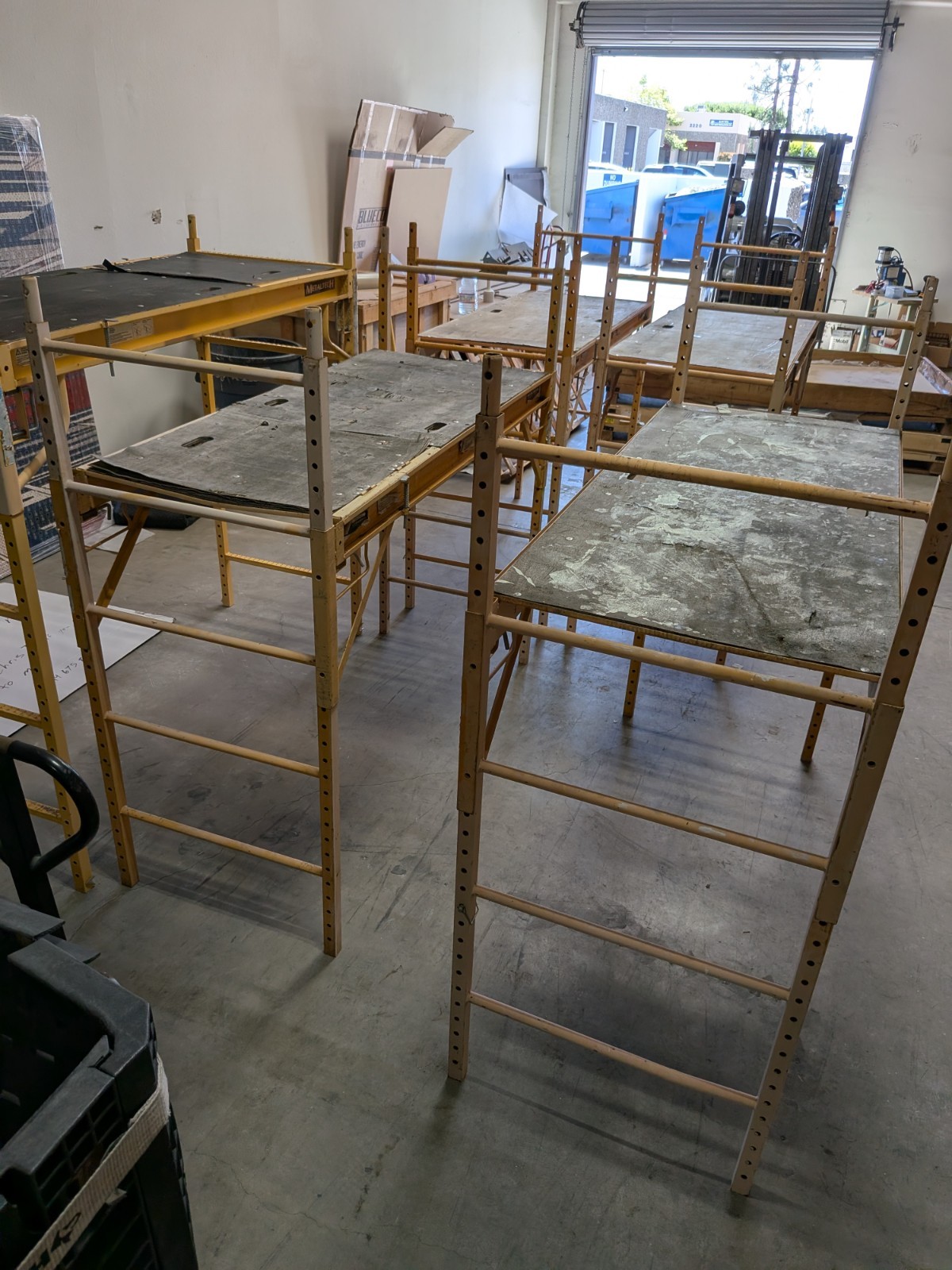 Bulk Metaltech 6ft Baker Scaffold Lot – 5+ Units, Guardrails, Outriggers, Wheels