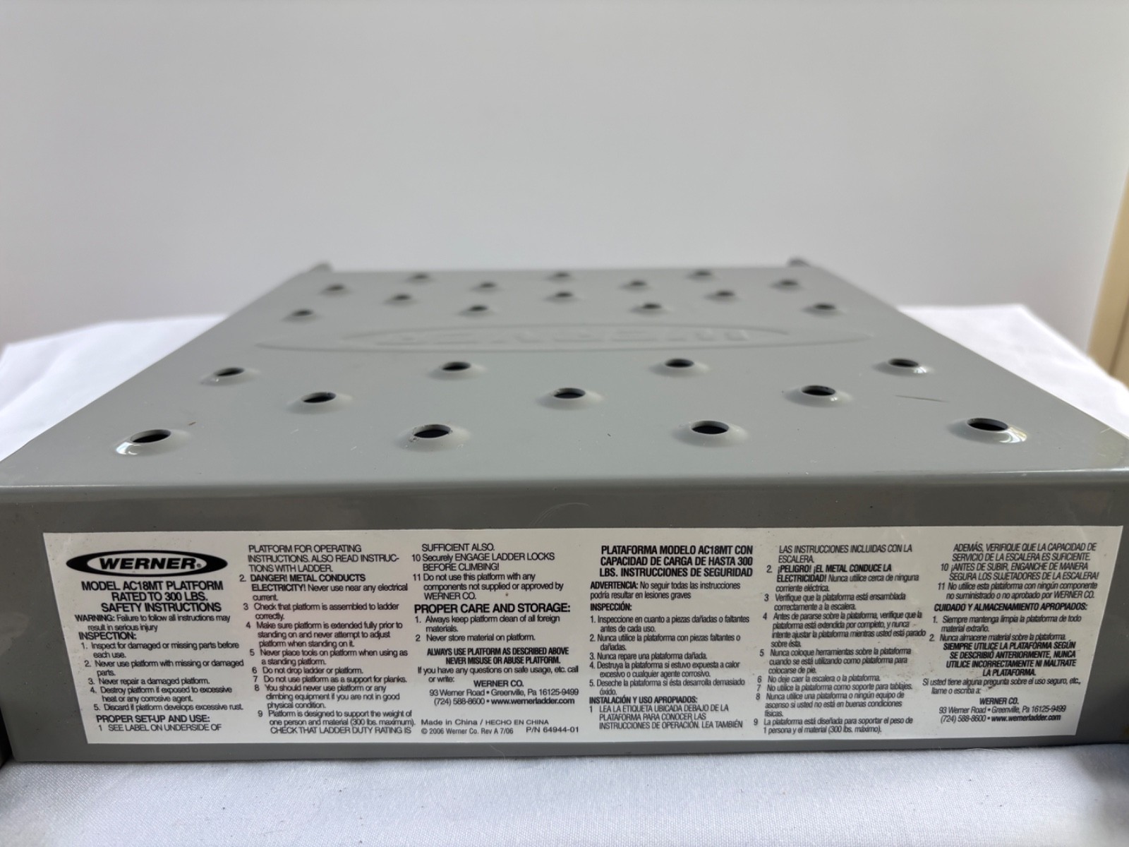 Werner AC18MT MultiLadder MT Series Standing Platform 300 lb Capacity