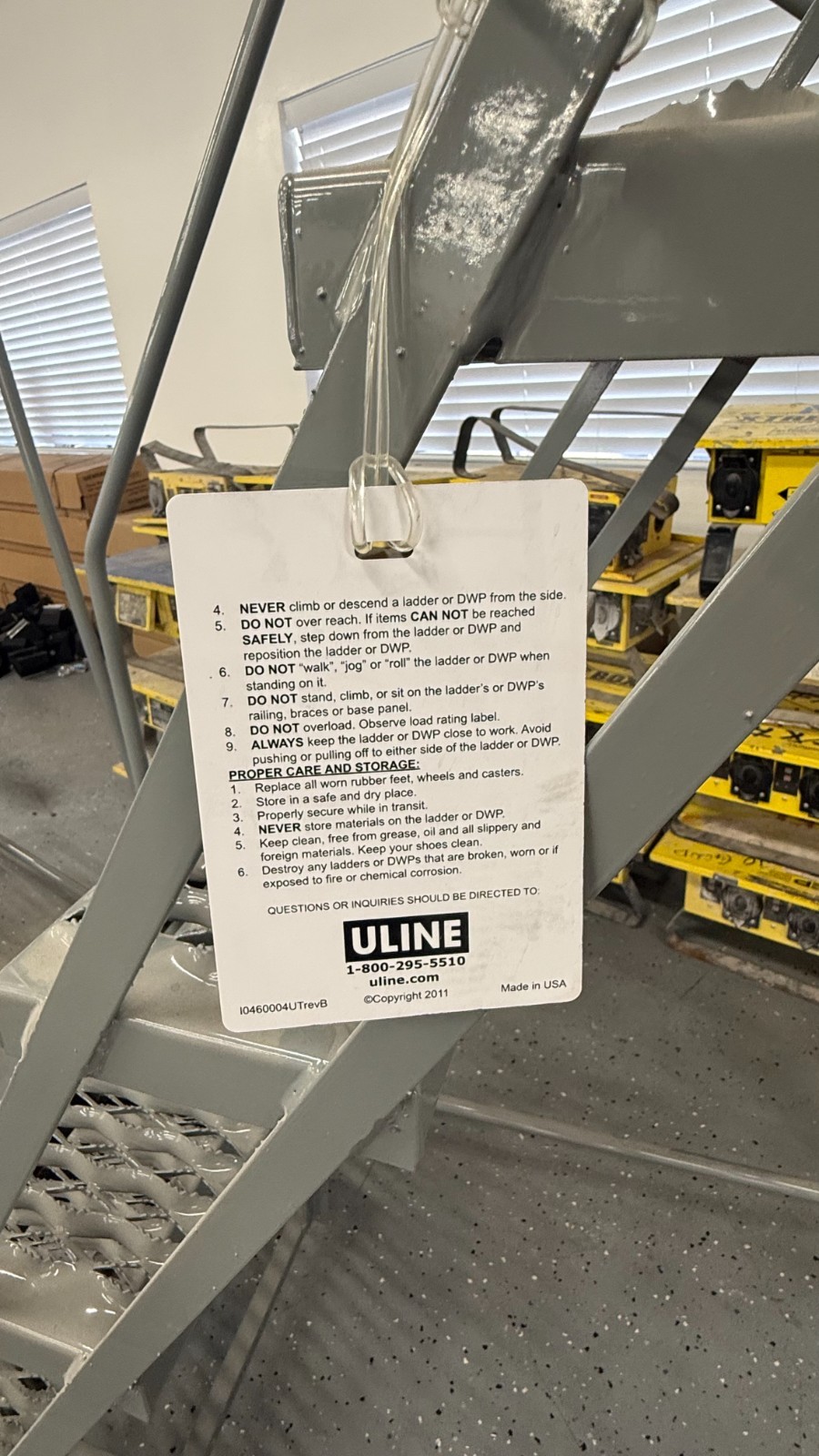 ULINE Heavy Duty Rolling Safety Ladder / Double Work Platform – 450 lb Capacity