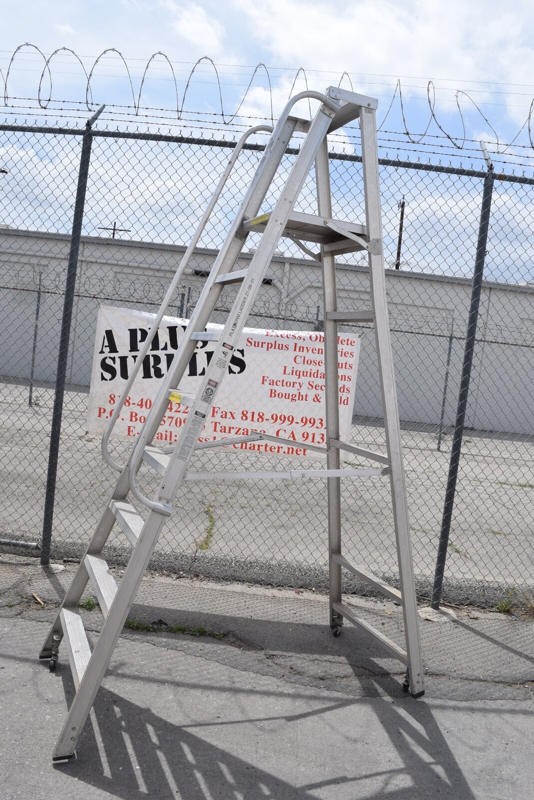 Alaco Rolling Warehouse Platform Safety Stockroom Ladder 8 Step Handrail 1035-8