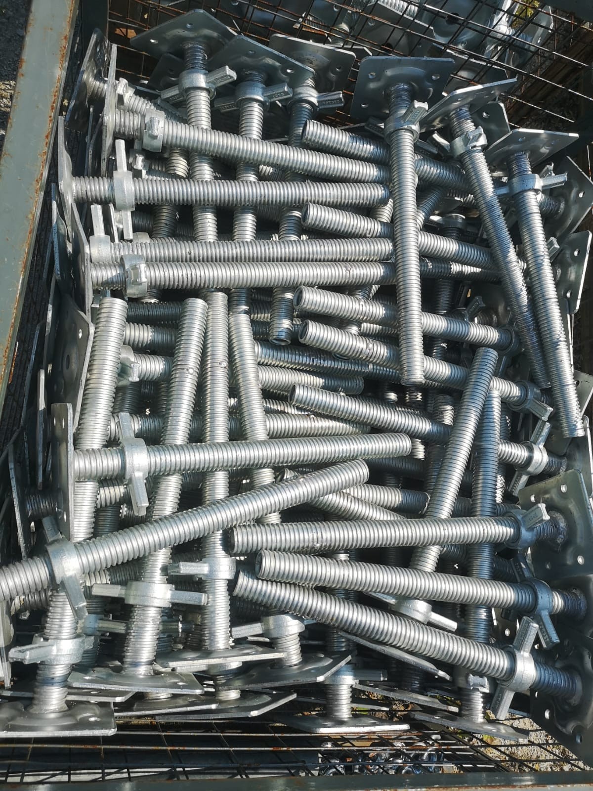TOP NEW Alu-scaff 74 aluminium scaffolding 80m² no used scaffolding FREE…