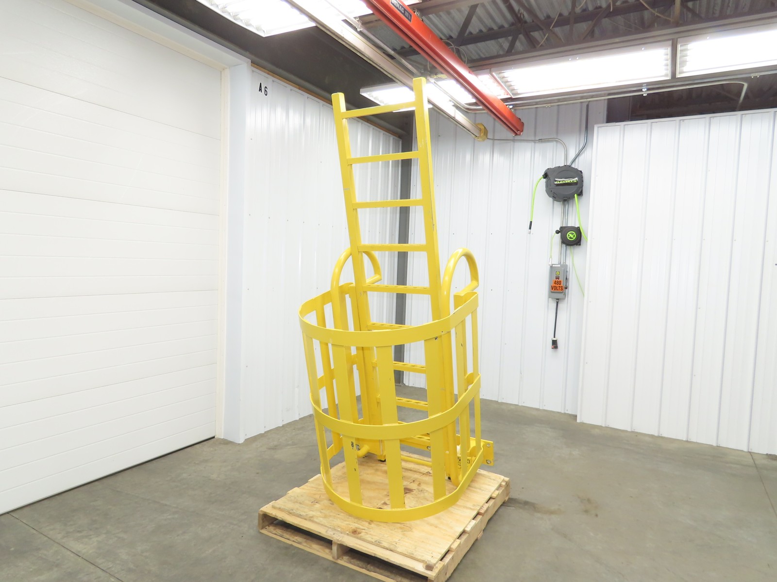 Industrial Mezzanine OSHA Ladder 7′ Floor Height Cage Safety Steel Railing