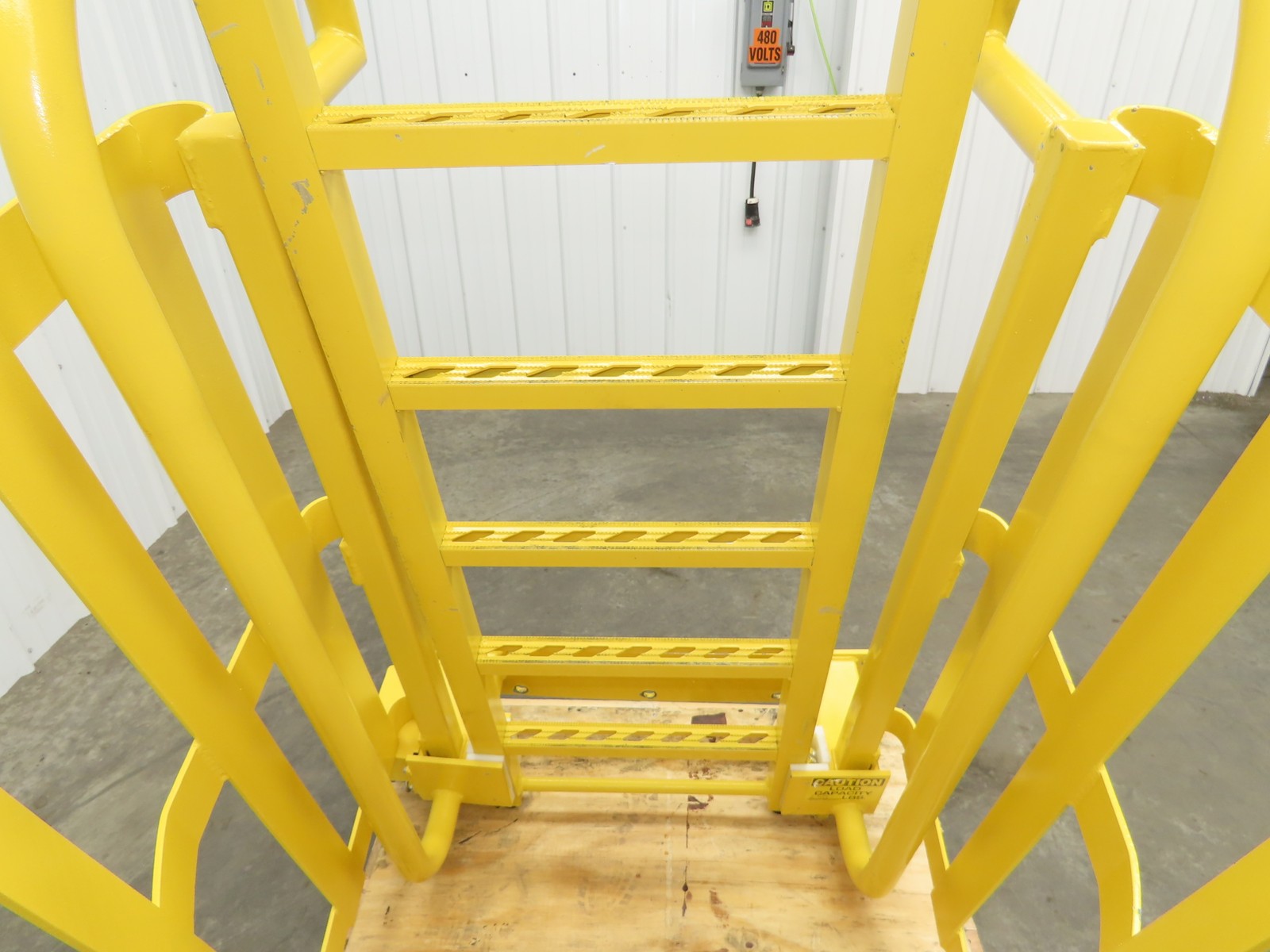 Industrial Mezzanine OSHA Ladder 7′ Floor Height Cage Safety Steel Railing