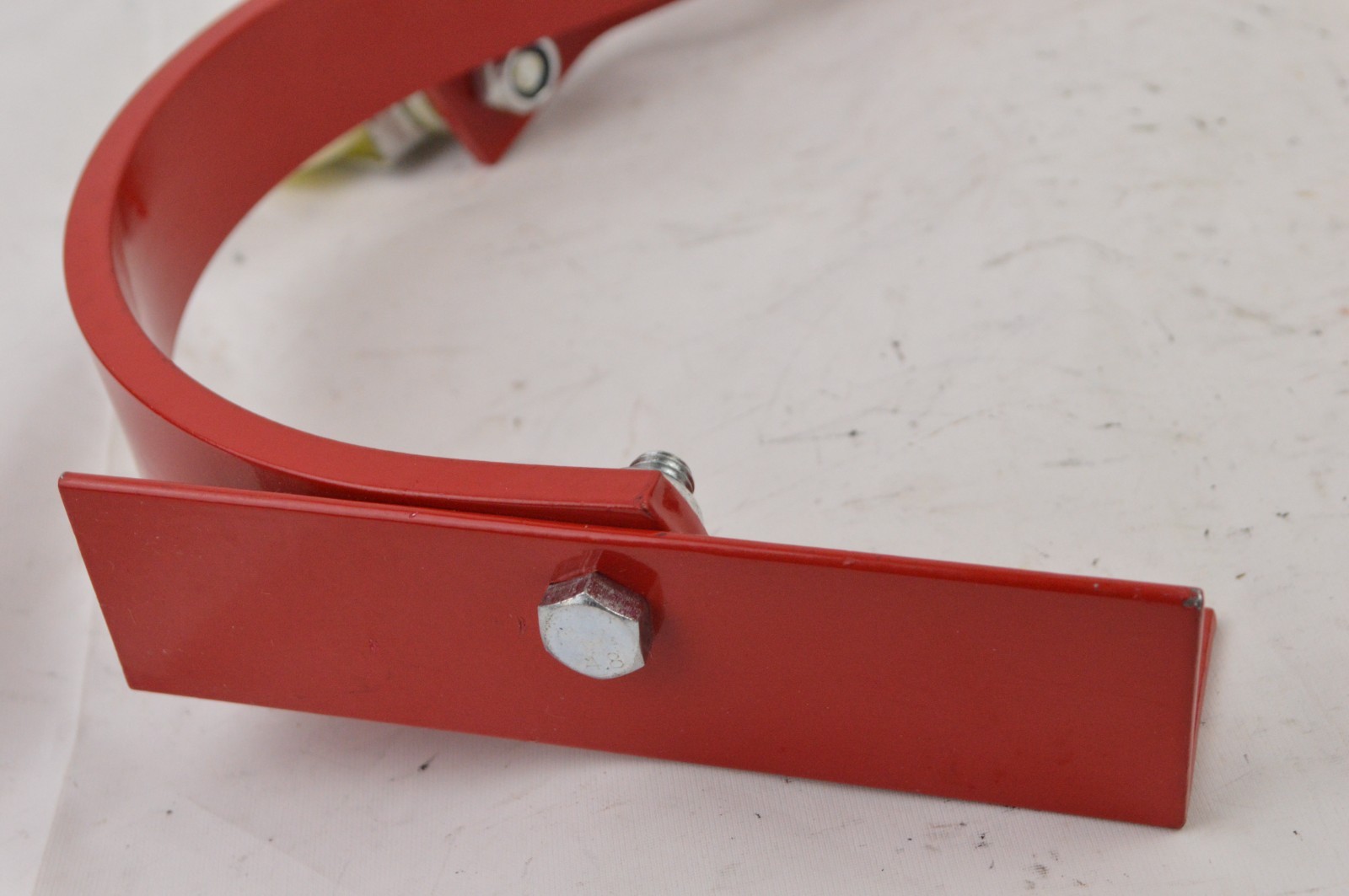 Qualcraft 2481 Steel Ladder Hook Red Powder Coated Weather Resistant Single OEM