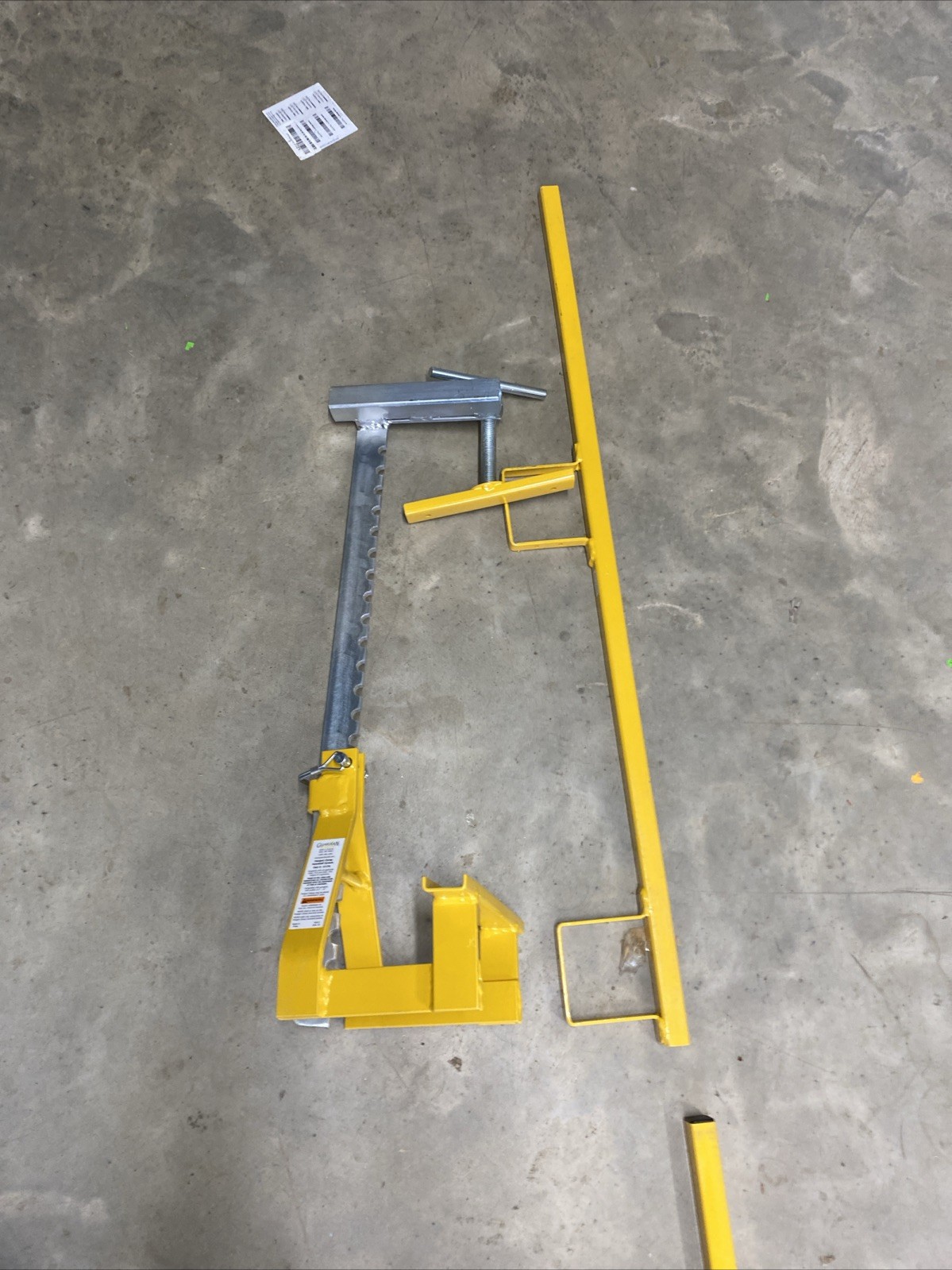 Guardian Fall Protection 15170 Parapet Clamp Guardrail System – SET**