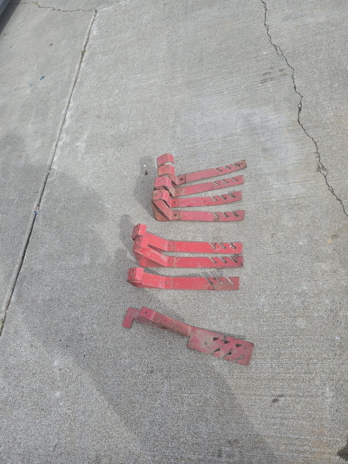 4 – 90° , 3- 60° & 1- adjustable 2×6 Qual Craft Red Steel Fixed Roof Bracket
