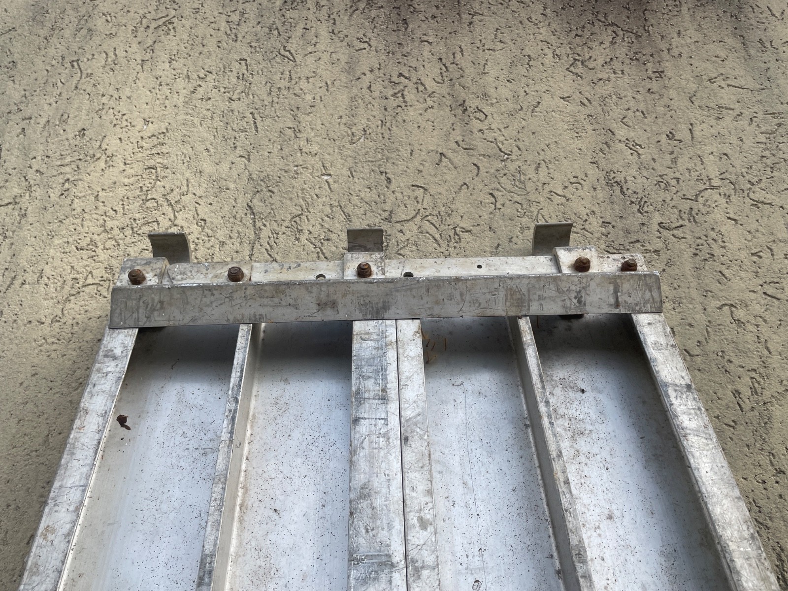 8 FT. X 19 IN SCAFFOLDING PLATFORM AND REINFORCED EDGE