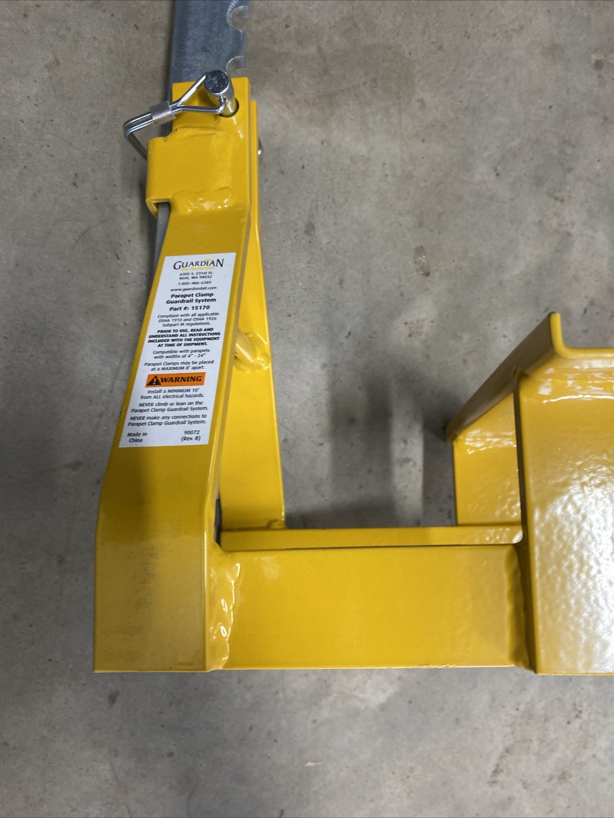 Guardian Fall Protection 15170 Parapet Clamp Guardrail System – SET**
