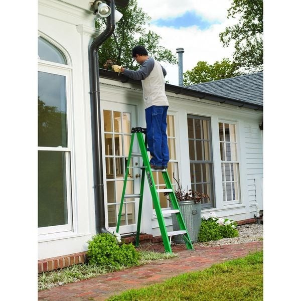 Louisville Fs4008 8 Ft Fiberglass Stepladder, 225 Lb Capacity