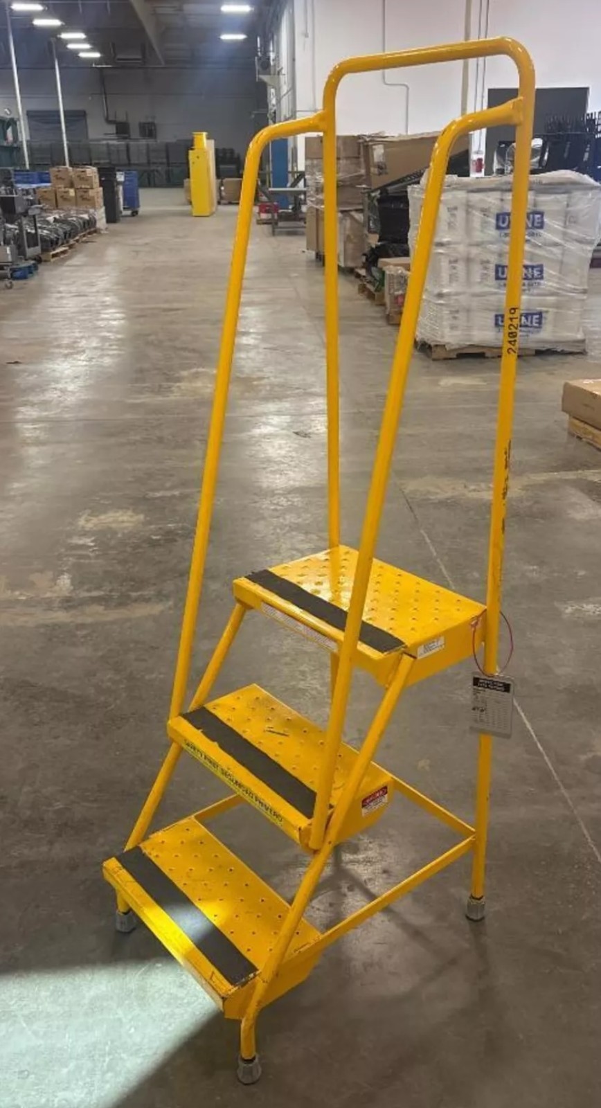 Commercial 3-Step Rolling Warehouse Ladder (Vestil LAD-3-Y) – 300 lb Capacity