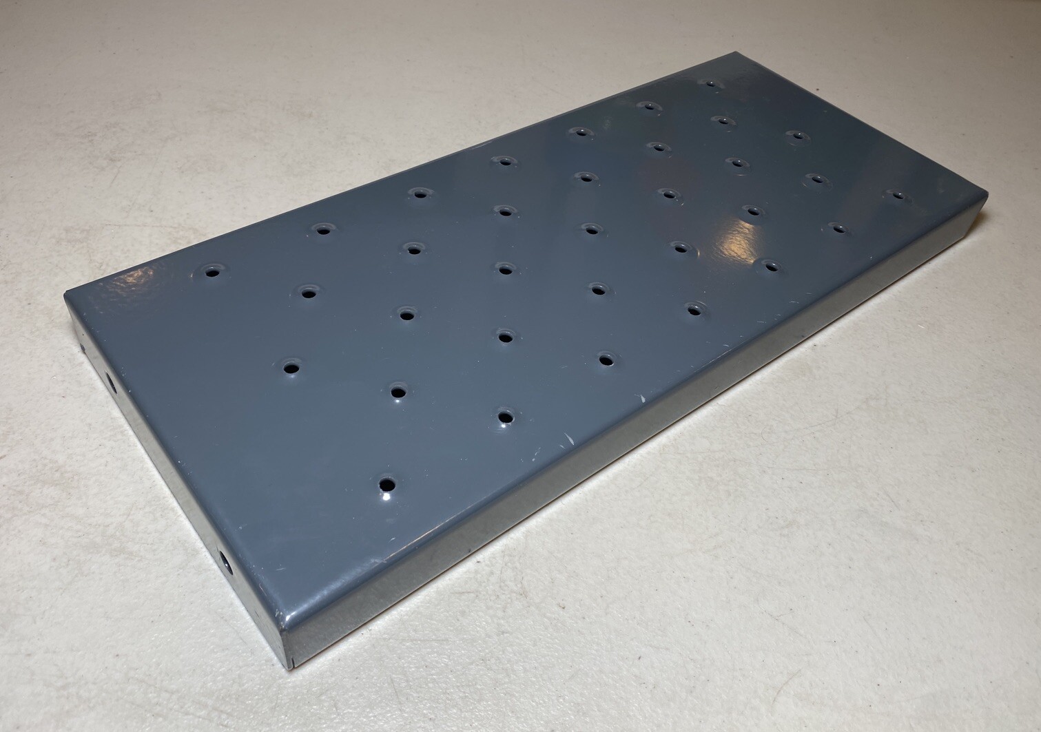 Rolling Ladder Step Tread Riser Stairway Ladder Perforated Tread 16″ x 7″ NEW
