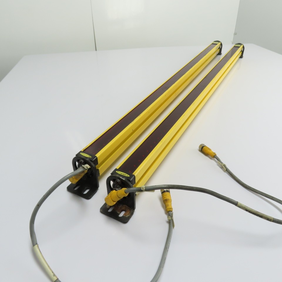 Banner SLSCR30-900Q8 / SLSCE30-900Q8 Emitter & Receiver Safety Light Curtain Set
