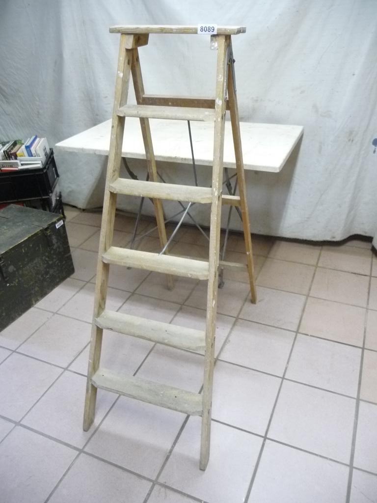 8089. Vintage Folding Ladder 6 Steps