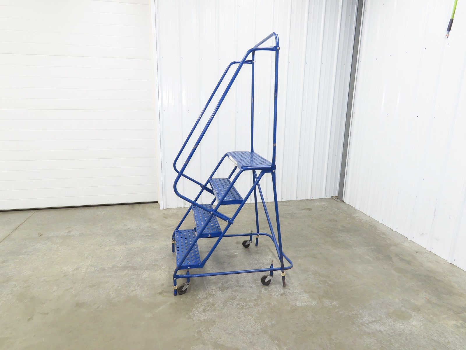 Ballymore Rolling Ladder 4 Step 10″ Work Platform 38″ Top Step 300lbs 24″ W