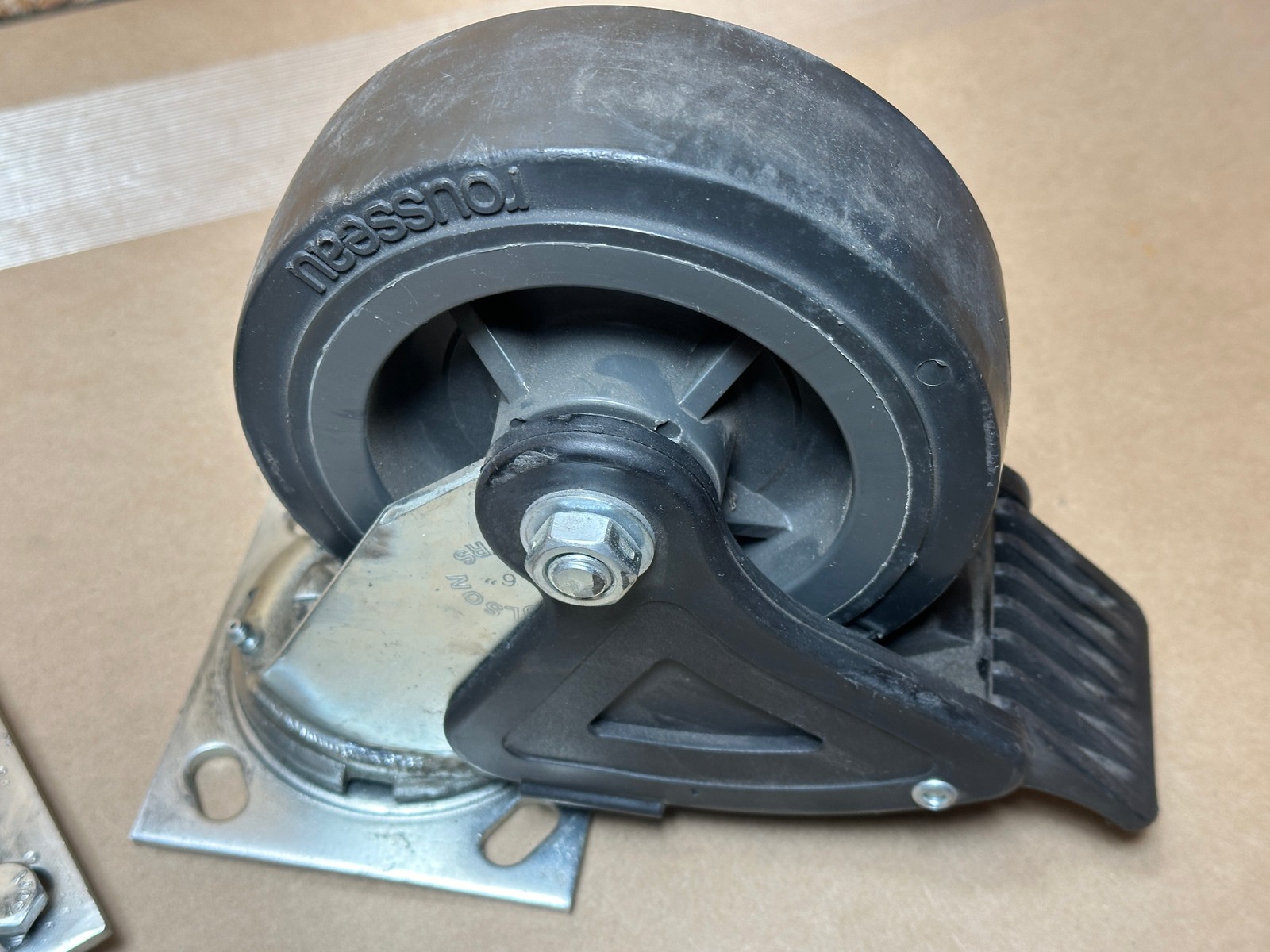 4x Colson Caster 6″ Wheel, 2x Lock & Swivel, 2x No Lock & No Swivel 4-5SER, 7″ T