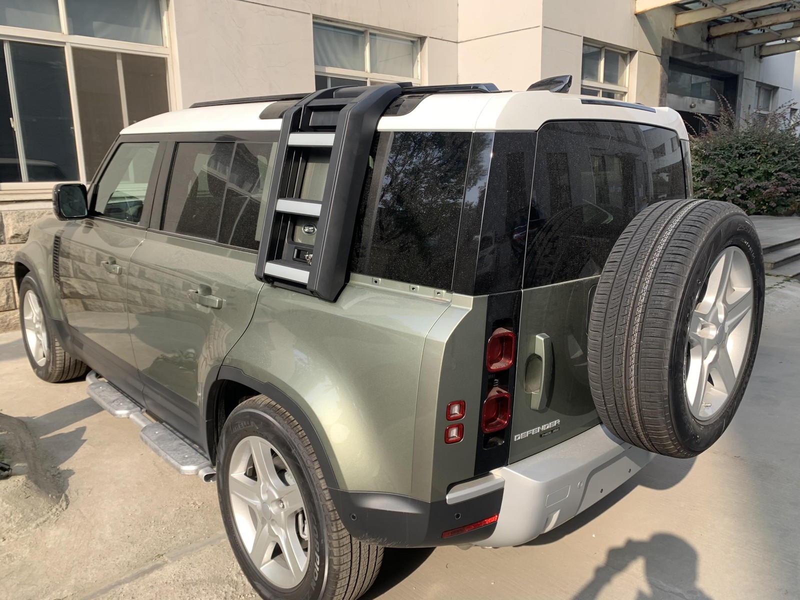 Driver Side Ladder Fit for 2020-2026 Land Rover Defender 110