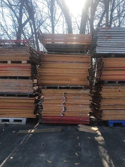 scaffolding sets used 5’x5′, 7′ braces and pins