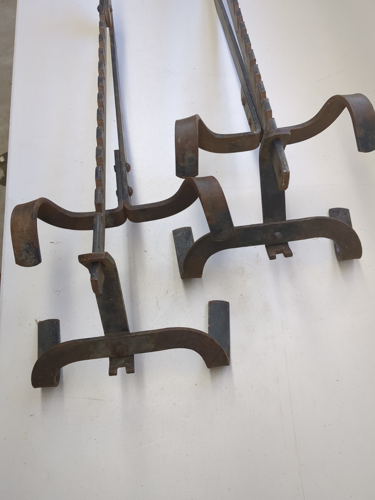 Antique Murray-Black Steel Ladder Jacks – Vintage Model 68 Brackets (Pair)