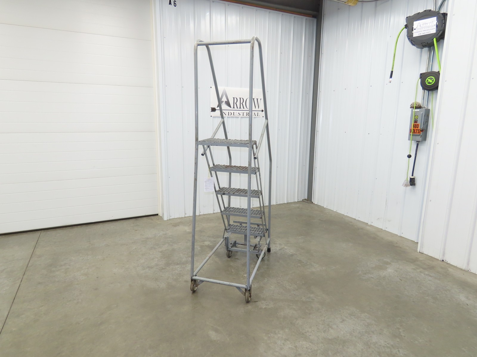 Uline H-5073A-10 Rolling Ladder Narrow Aisle 5 Step 10″ Platform 50″ Top Step