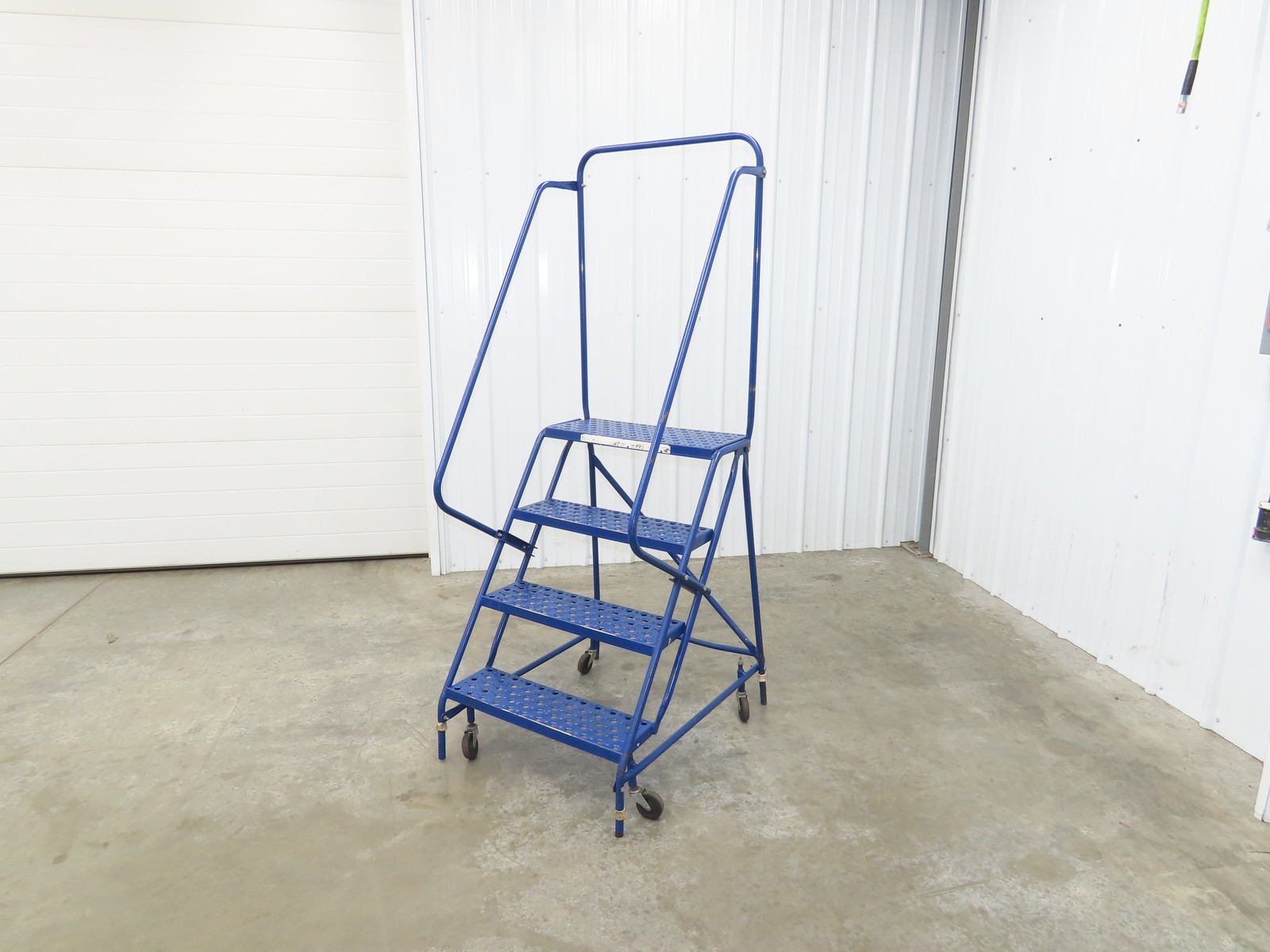 Ballymore Rolling Ladder 4 Step 10″ Work Platform 38″ Top Step 300lbs 24″ W