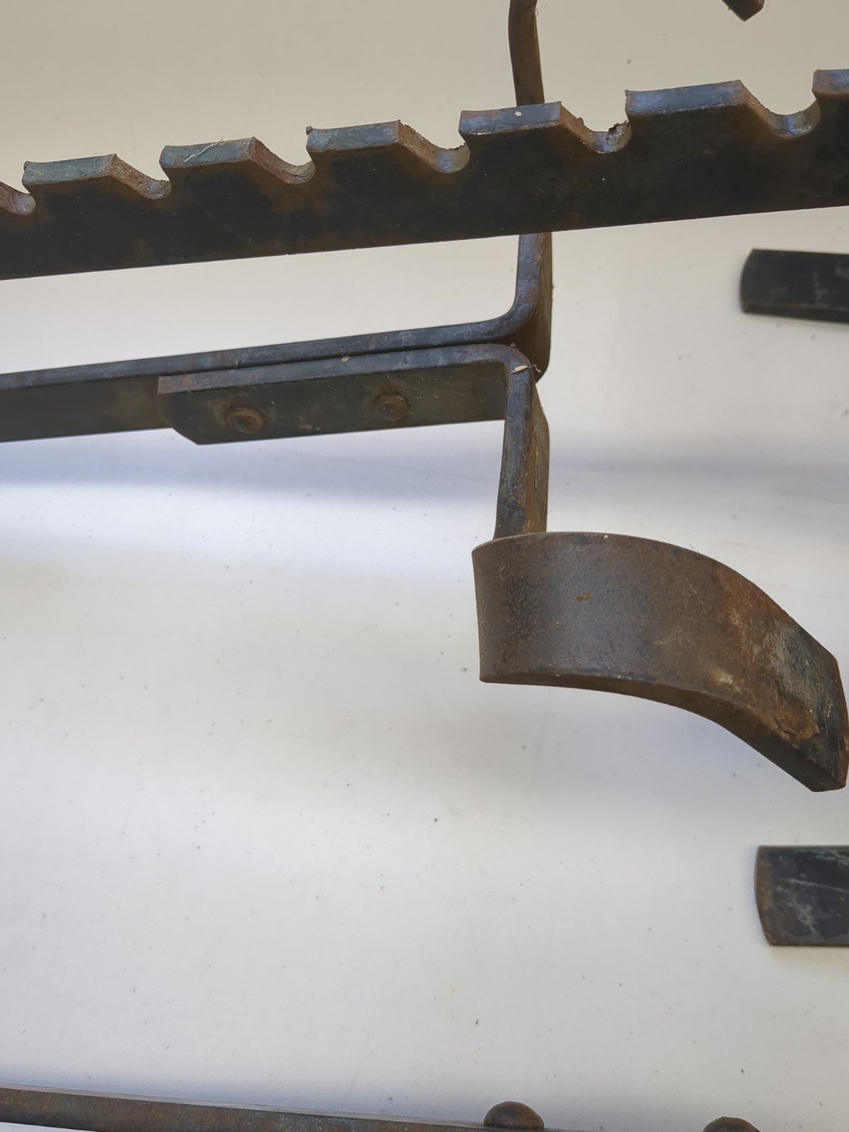 Antique Murray-Black Steel Ladder Jacks – Vintage Model 68 Brackets (Pair)