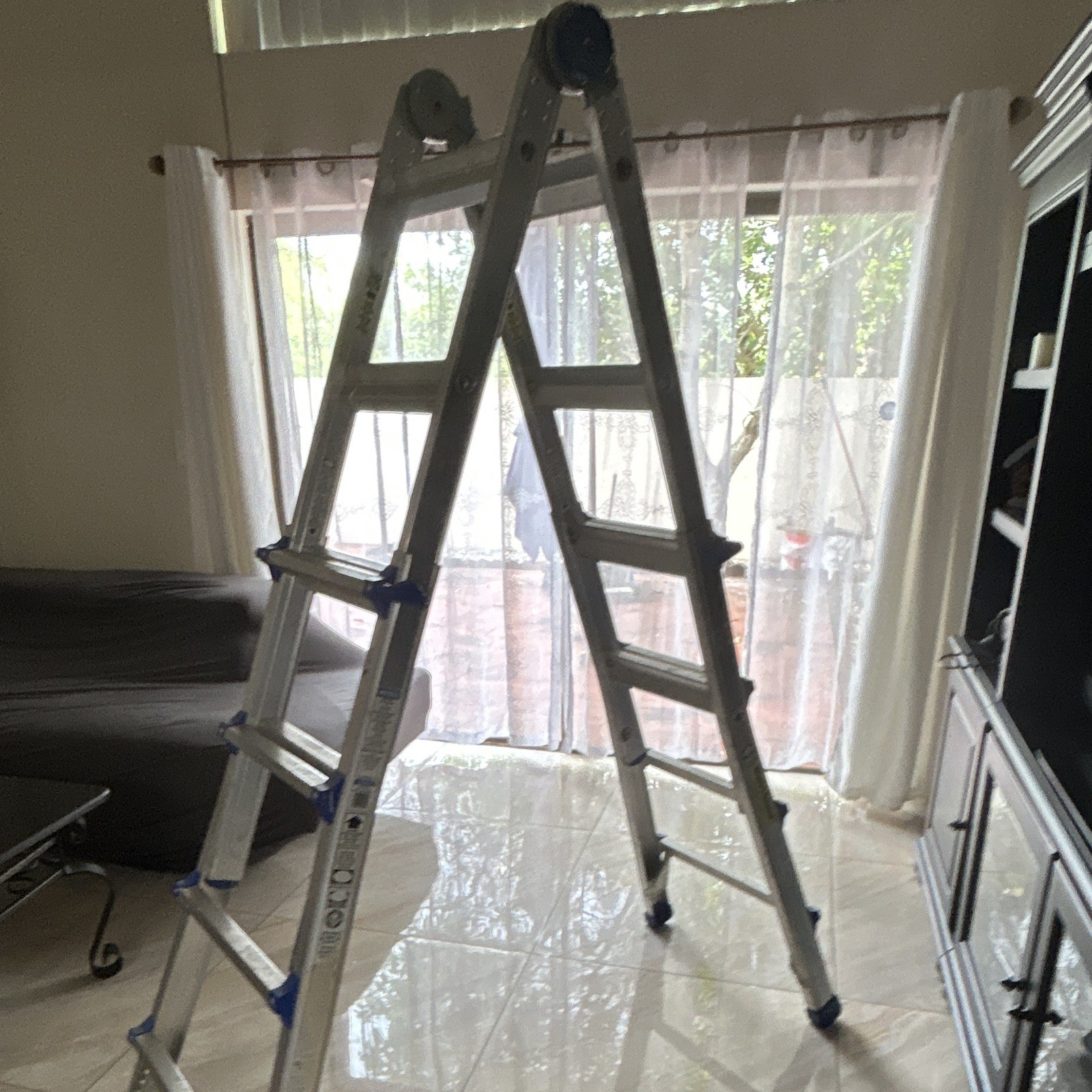 Cosco 17 ft Extension Ladder Type IA Multi-Position, Model 20-217-TIAWN