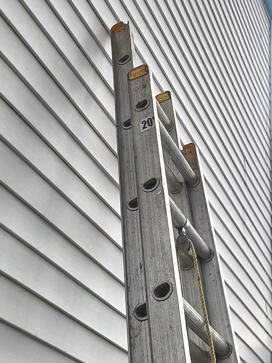 LOUISVILLE AE3220 Extension Ladder,Aluminum,20 ft.,I 36Y346