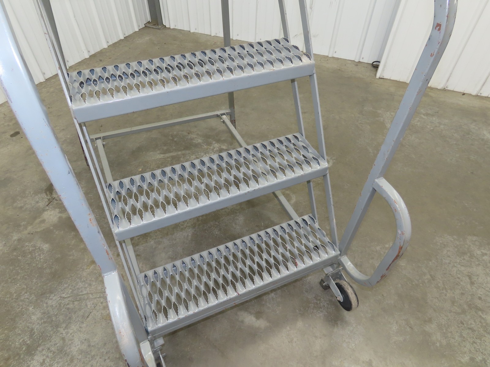 PW Platforms N/A Rolling Ladder 5 Step 14″ Work Platform 50″ Top Step
