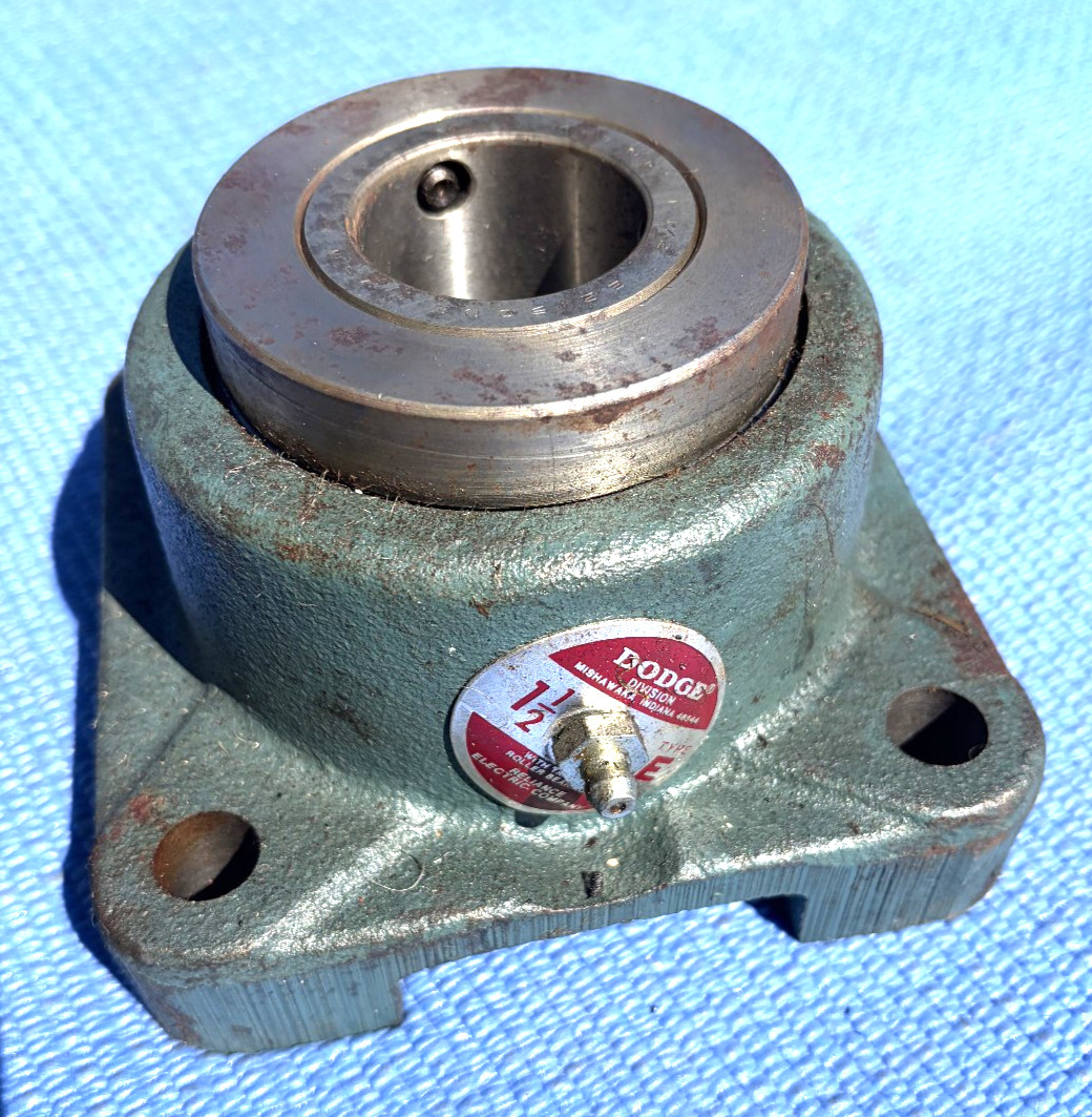 Dodge AA2512A Type E-Xtra 4-Bolt Flange Bearing 1-1/2″ Bore Unused