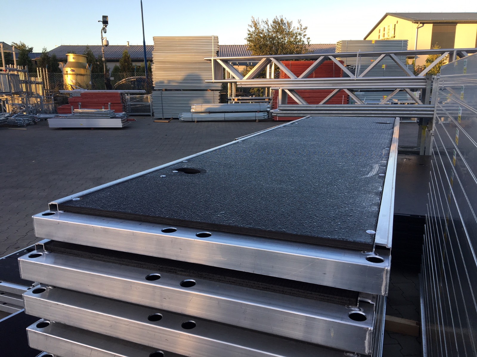 Scaffolding 72qm aluminum frame aluminum scaffolding 6x12m Alu-scaff 74