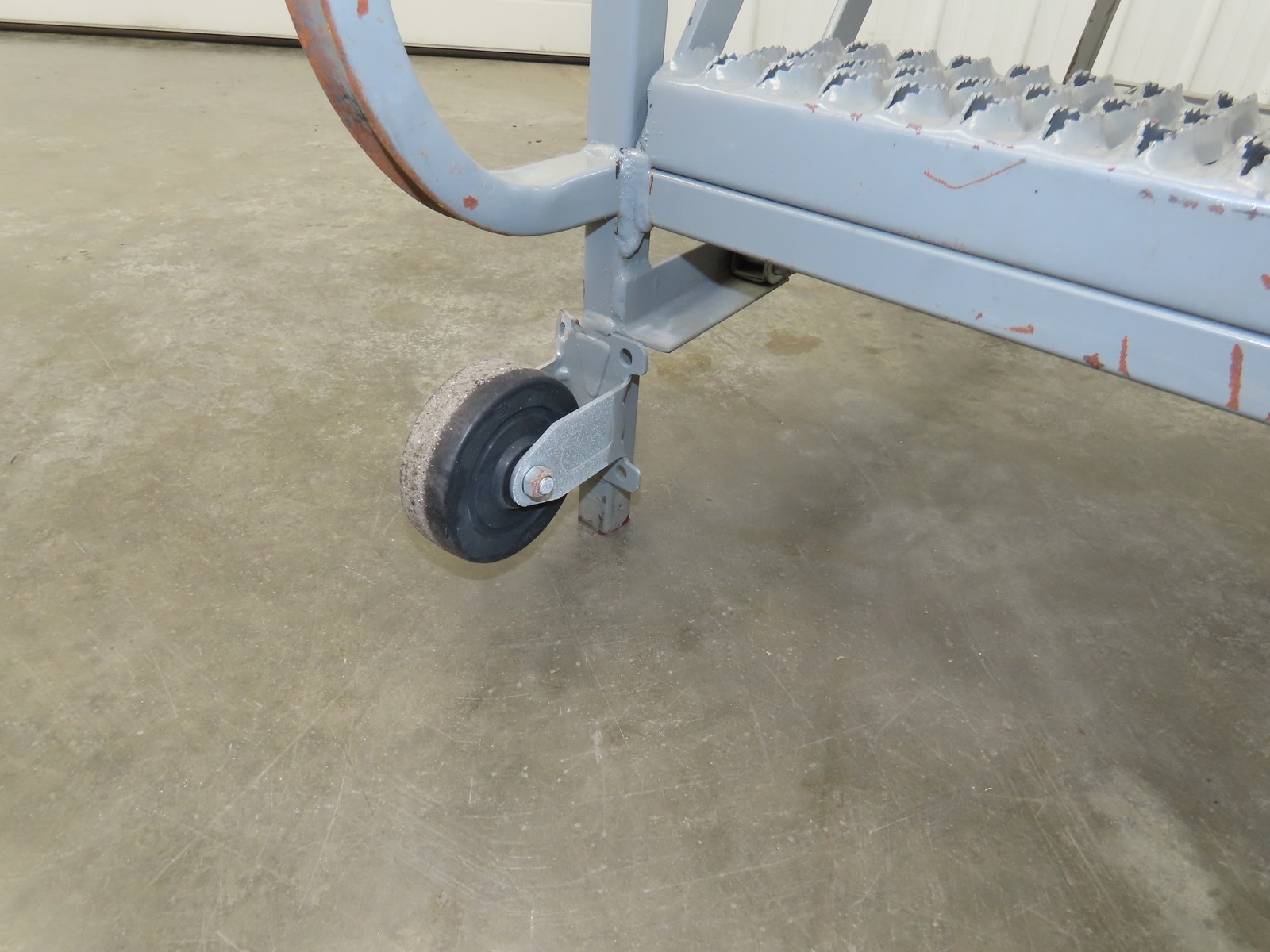 PW Platforms N/A Rolling Ladder 5 Step 14″ Work Platform 50″ Top Step