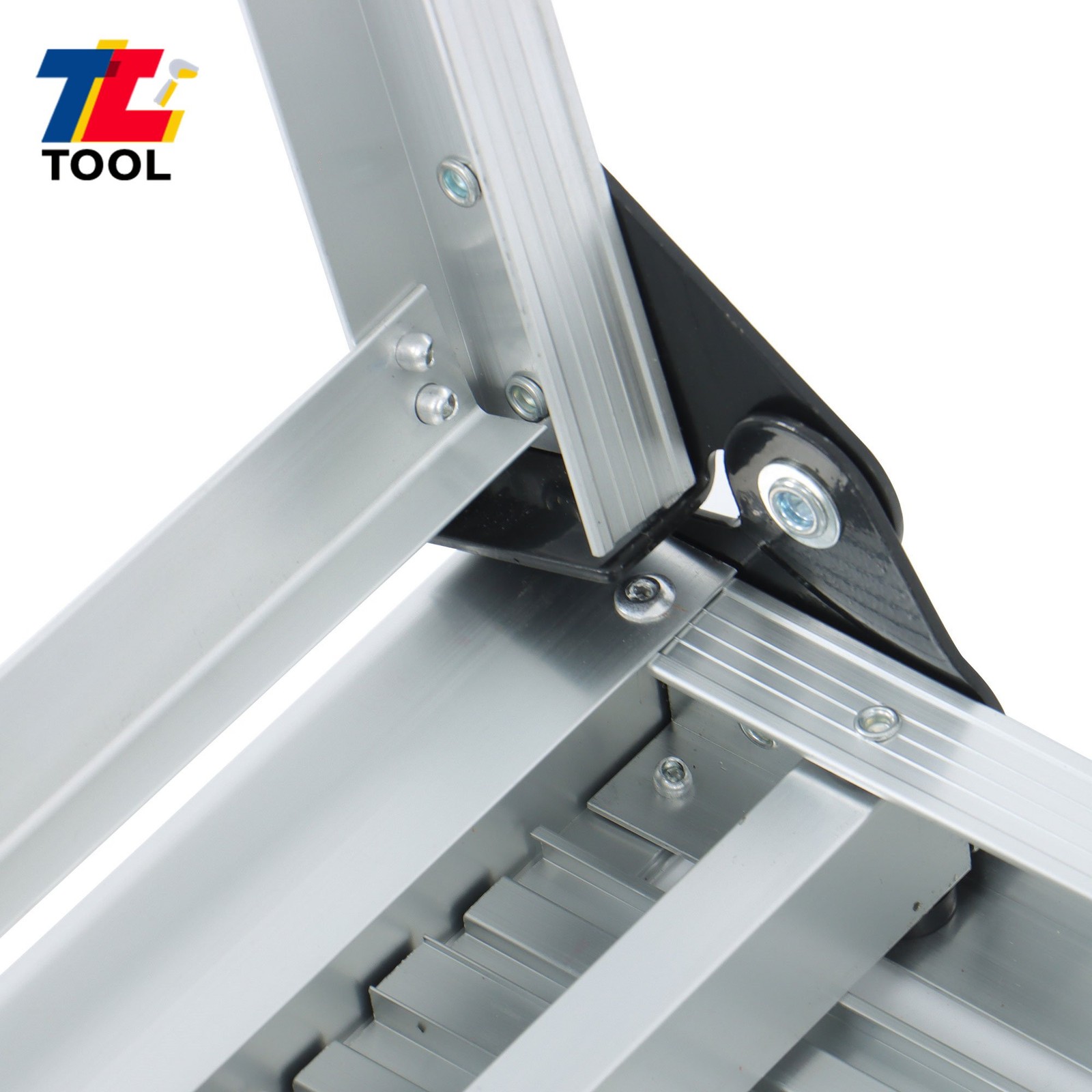 High Quality Work Platform 30″ Heavy Duty Foldable Aluminum Step Ladder 330 Lbs