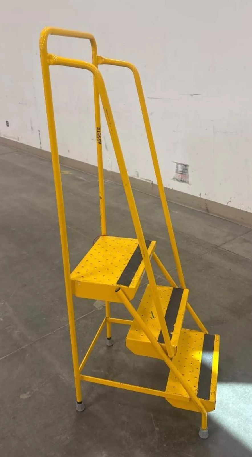 Commercial 3-Step Rolling Warehouse Ladder (Vestil LAD-3-Y) – 300 lb Capacity