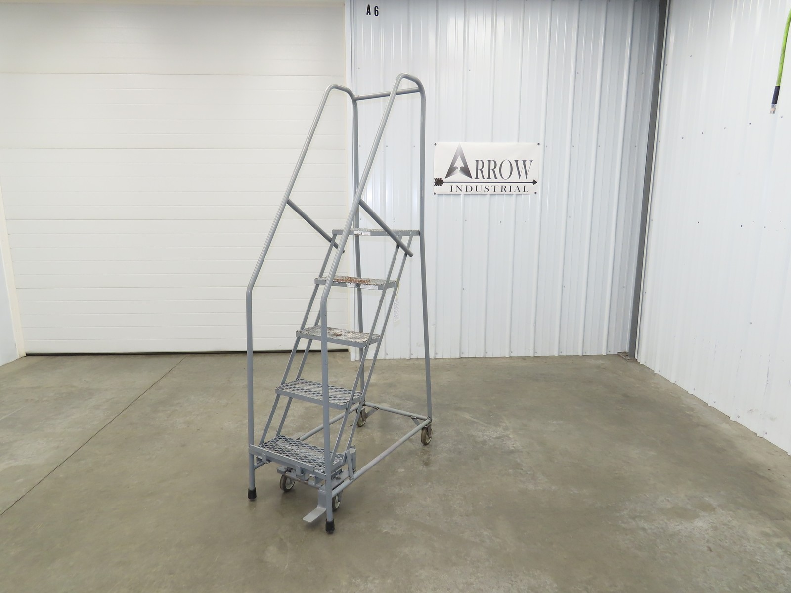 Uline H-5073A-10 Rolling Ladder Narrow Aisle 5 Step 10″ Platform 50″ Top Step