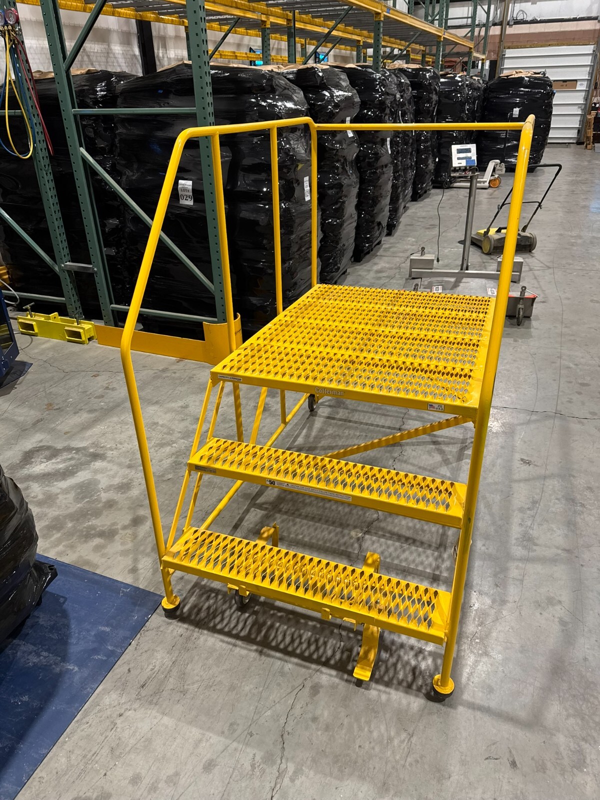 COTTERMAN Work Platform: 2.5 ft Platform Ht – 36″x48″ Platform Made in USA