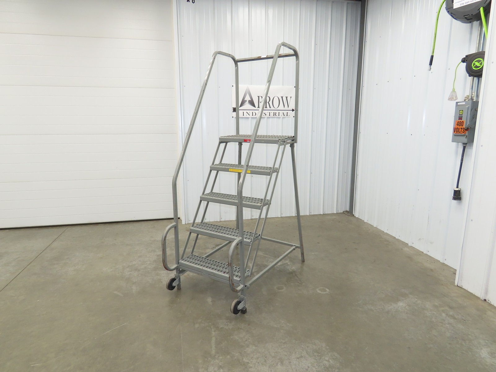 PW Platforms N/A Rolling Ladder 5 Step 14″ Work Platform 50″ Top Step