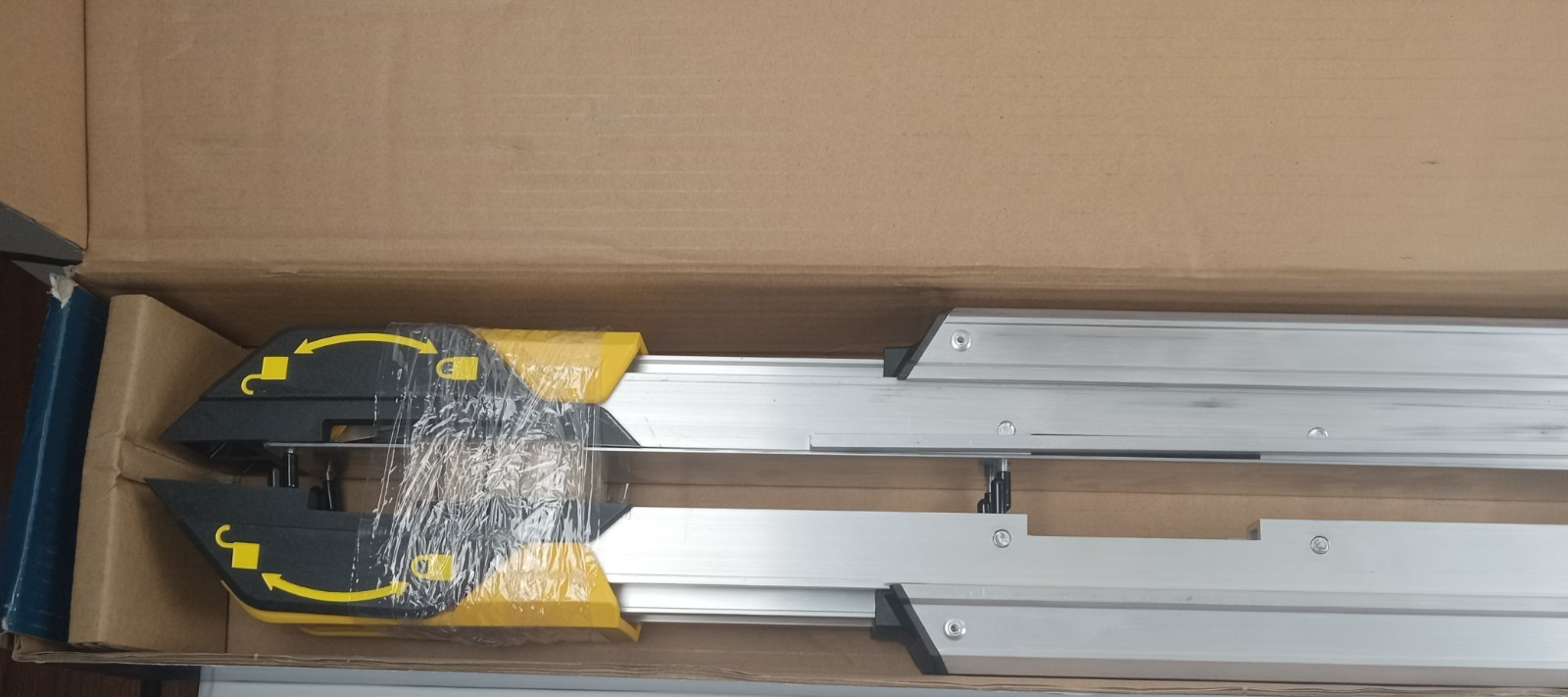 Werner Level Safe Pro Automatic Leveling Accessory for Extension Ladders PK100