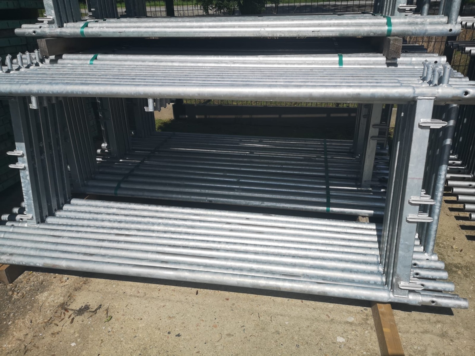 Steel scaffolding for facade 130 m2 wooden floor 2.5 m scaff 74 new & free sh…