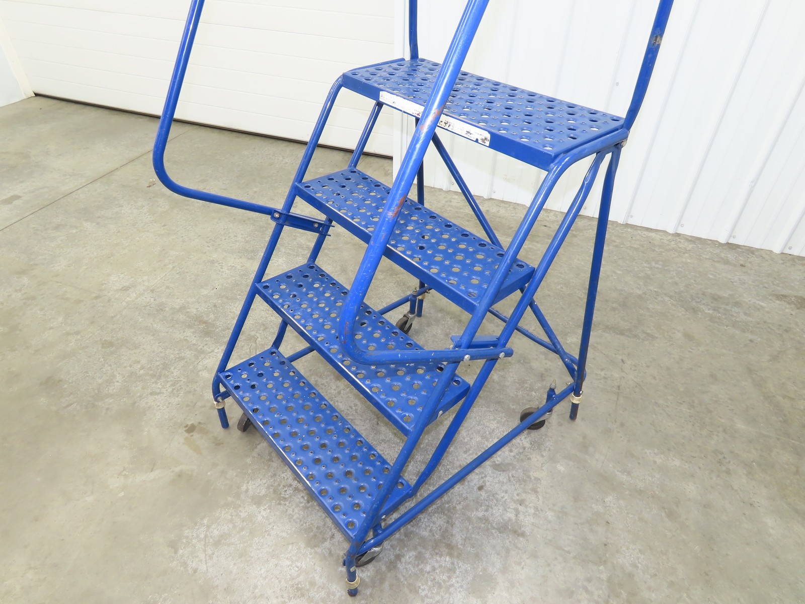 Ballymore Rolling Ladder 4 Step 10″ Work Platform 38″ Top Step 300lbs 24″ W