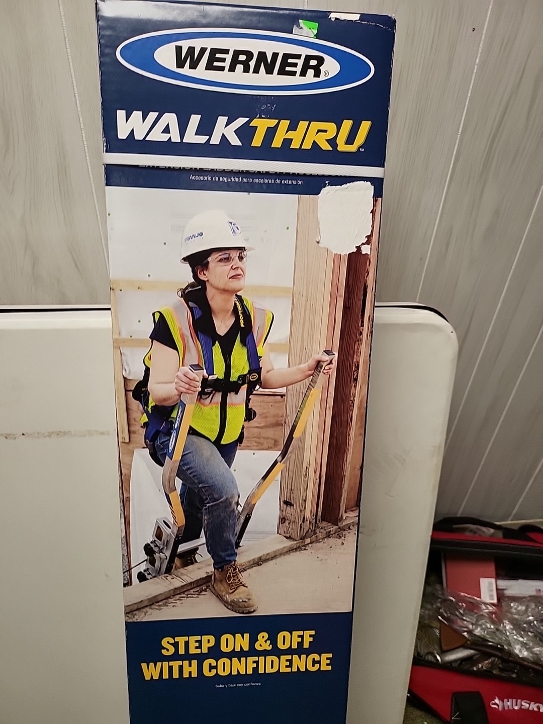 Werner Walk-Thru X300010 – Extension Ladder Walk Thru – Safety Rail-bw2